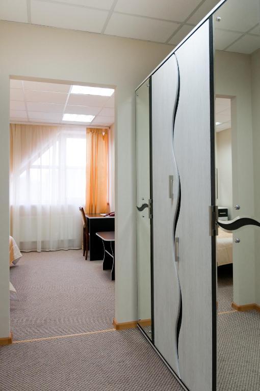 Avenue Hotel Zaslawye Kamer foto