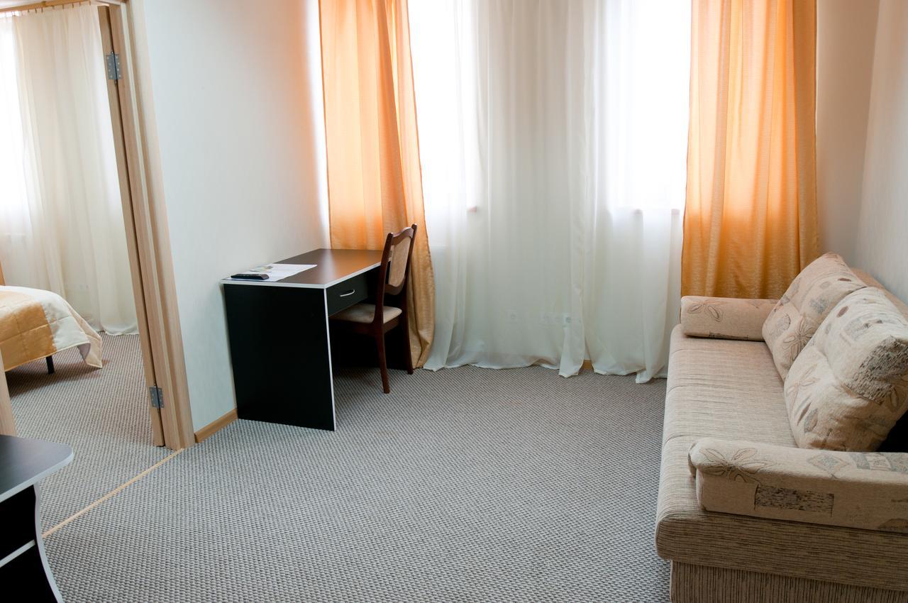 Avenue Hotel Zaslawye Kamer foto