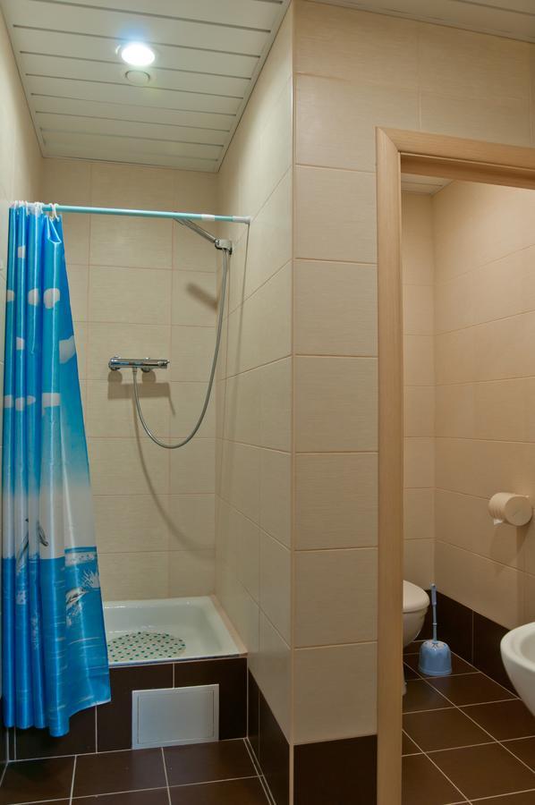 Avenue Hotel Zaslawye Buitenkant foto